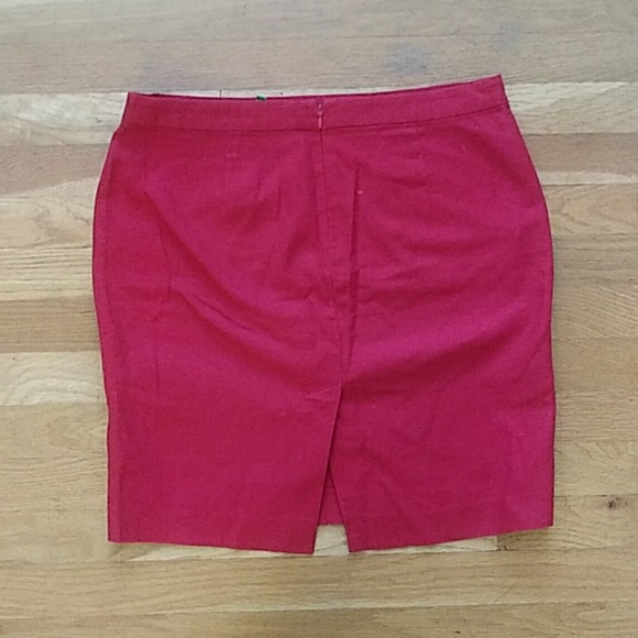 Red skirt from Gap - Picture 4 of 4